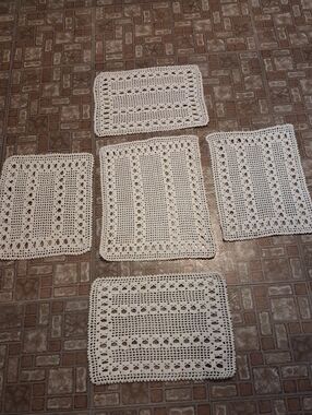 Set of 5 Hand-Crocheted White Placemats And Center Peice